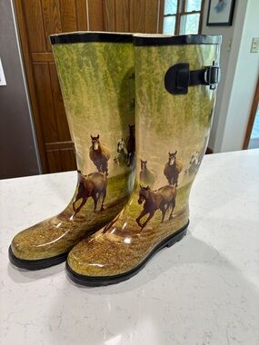 Itasca Green Horse-Print Rain Boots